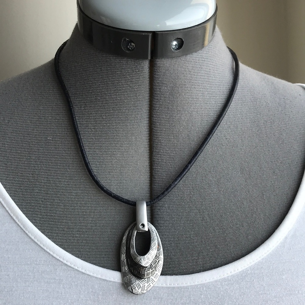 🔥 2 for $20 🔥Metallic Necklace on black cord.